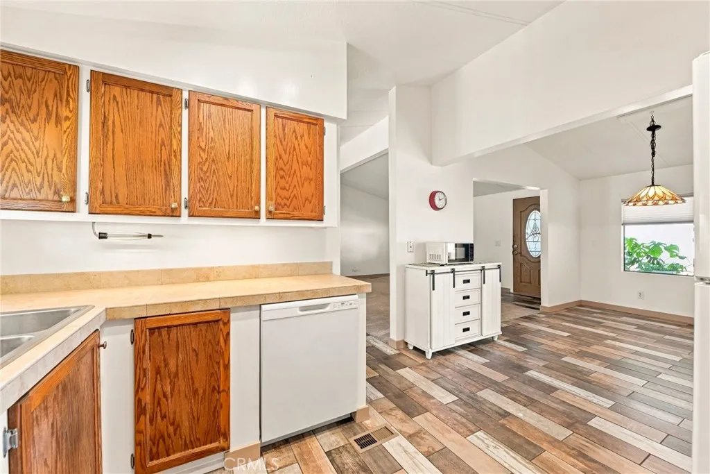 https://cdn.realtyfeed.com/cdn/127/307062560/5c1a60618438fcc30773317f7f1c5acd.webp