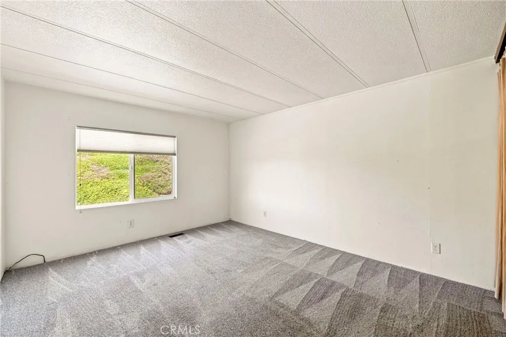 https://cdn.realtyfeed.com/cdn/127/307062560/8ed4d01daf89859cb5462182b45afcf5.webp