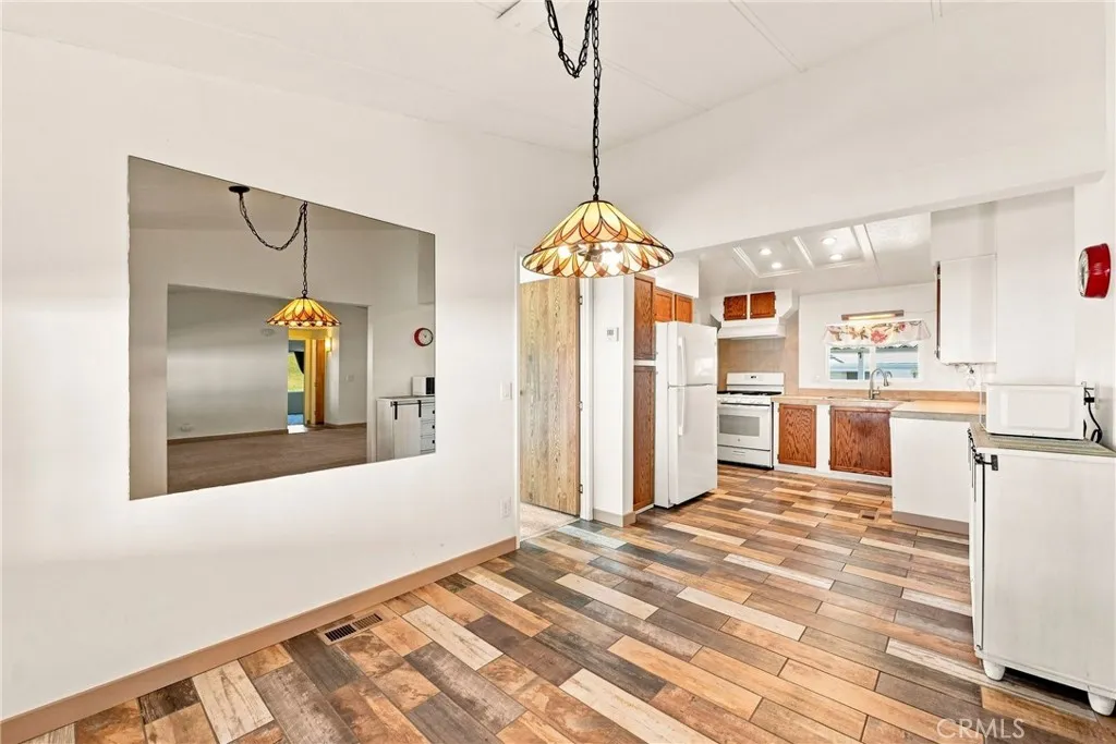 https://cdn.realtyfeed.com/cdn/127/307062560/9eeec704b50b73bece55814e7a36b14c.webp
