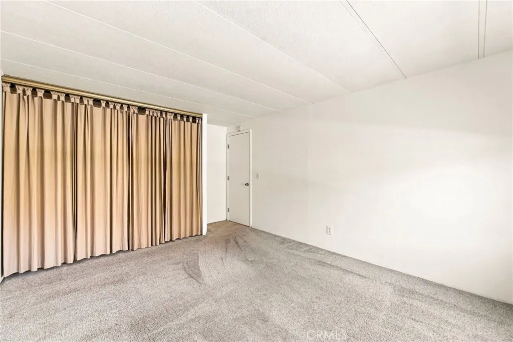 https://cdn.realtyfeed.com/cdn/127/307062560/cba78ac2fcd89dff3b61565a79f32f1d.webp
