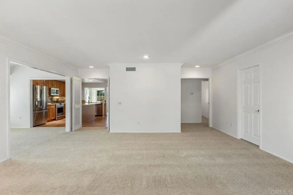 https://cdn.realtyfeed.com/cdn/127/307062587/bf8caee202735e98efd48486031f14d9.webp