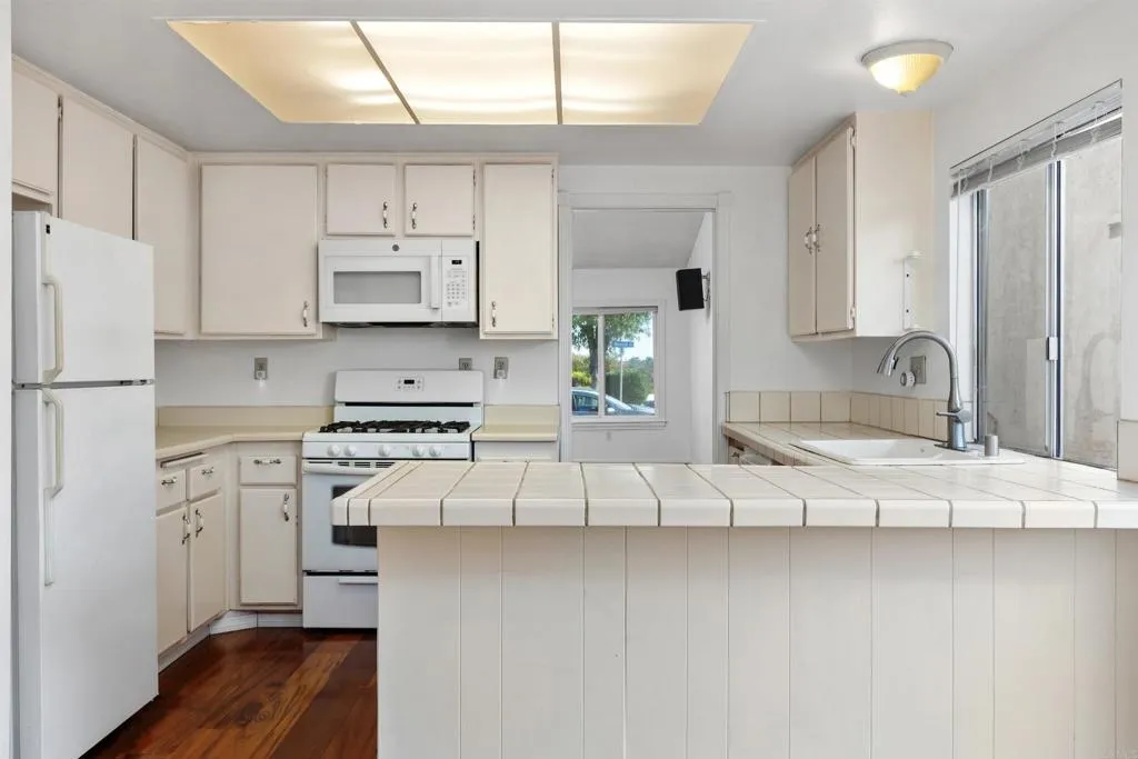 https://cdn.realtyfeed.com/cdn/127/307062609/bfc6be8f81e116625472bcd8197a96cf.webp