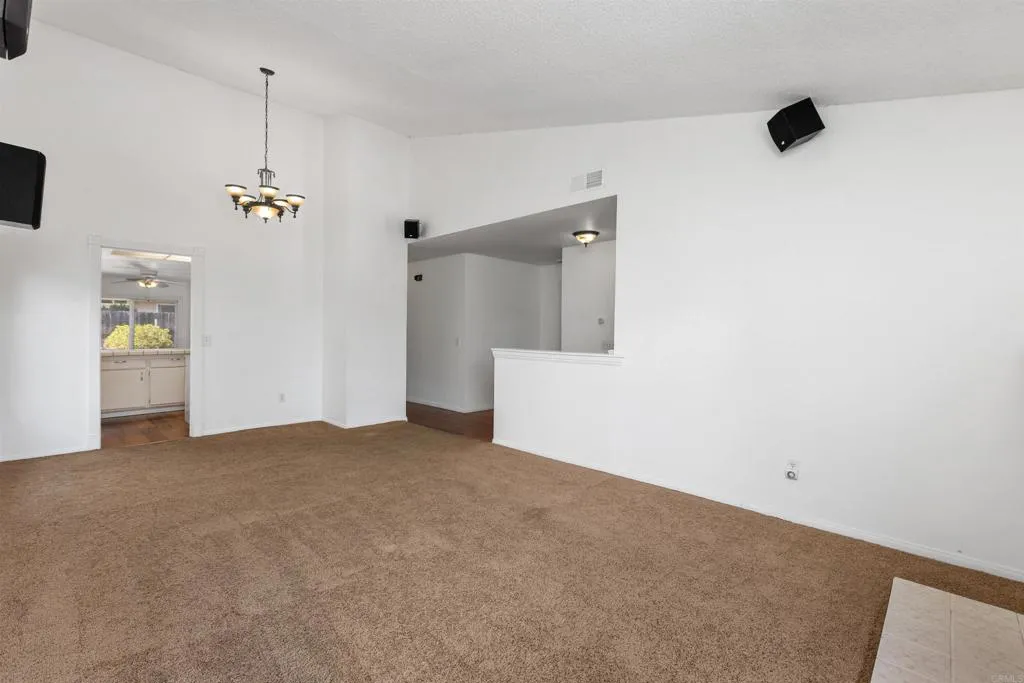https://cdn.realtyfeed.com/cdn/127/307062609/e18f4a6dbd4259c722773ad7d9ffff61.webp