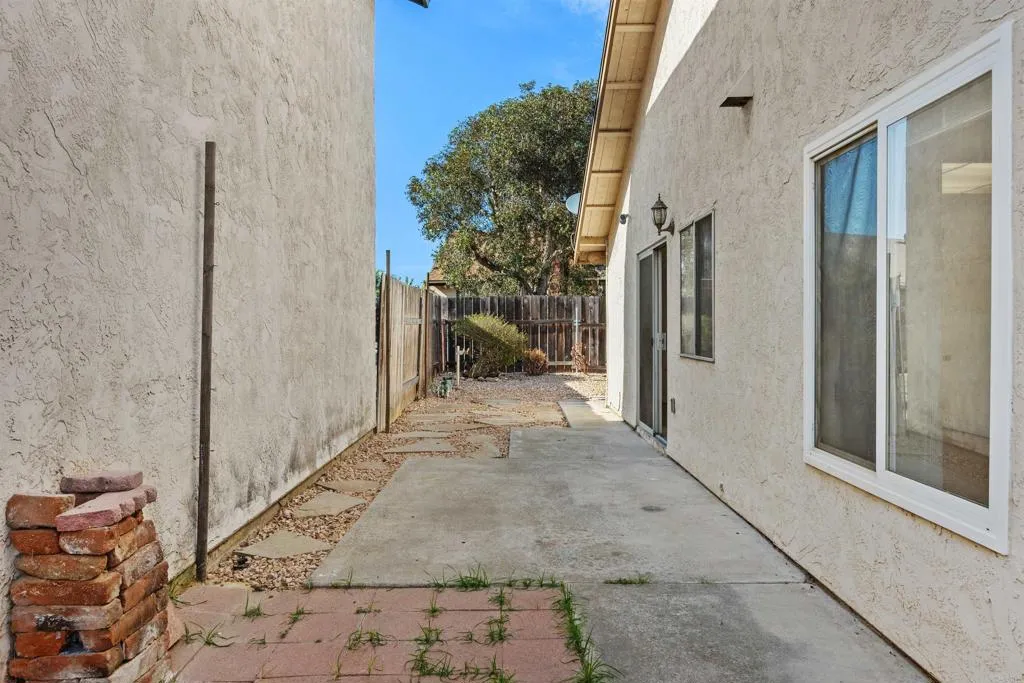 https://cdn.realtyfeed.com/cdn/127/307062609/e266c861cd499df53528fa5f8345cc5b.webp