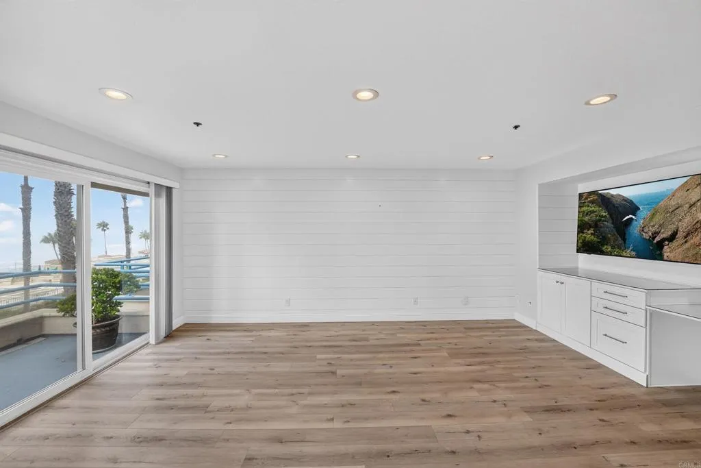 https://cdn.realtyfeed.com/cdn/127/307062647/6ab5bbadca72097de404dbbf77b08c64.webp
