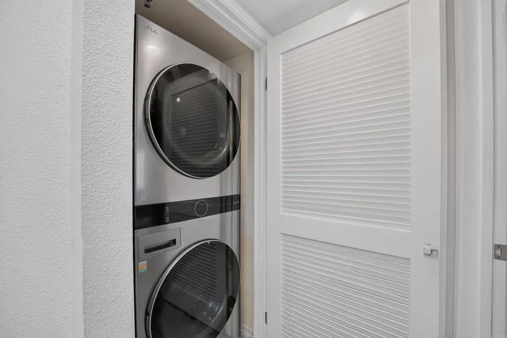 https://cdn.realtyfeed.com/cdn/127/307062647/6fff130134f98ff572bedfaacd6bd61b.webp