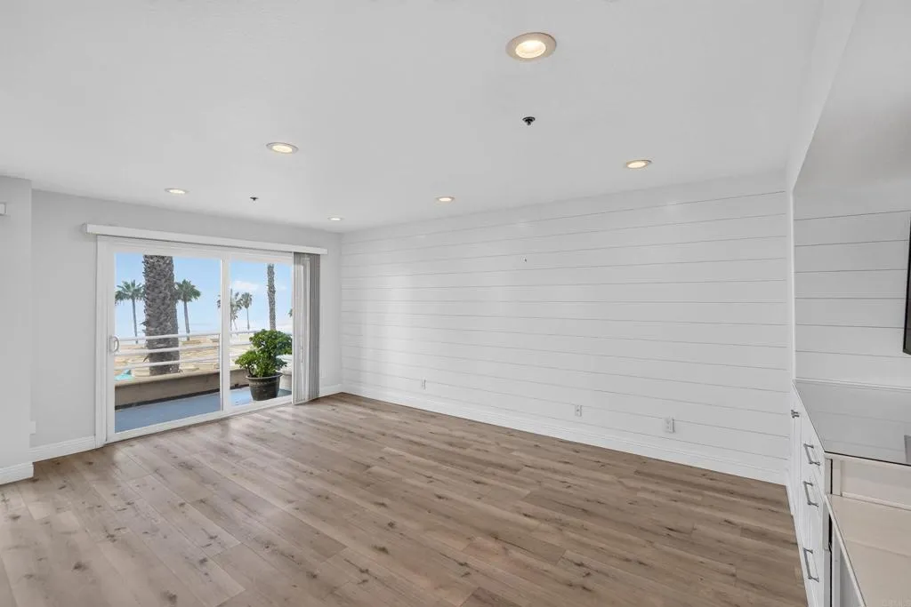 https://cdn.realtyfeed.com/cdn/127/307062647/72fee29d088be4590380ec0a592d3d2d.webp