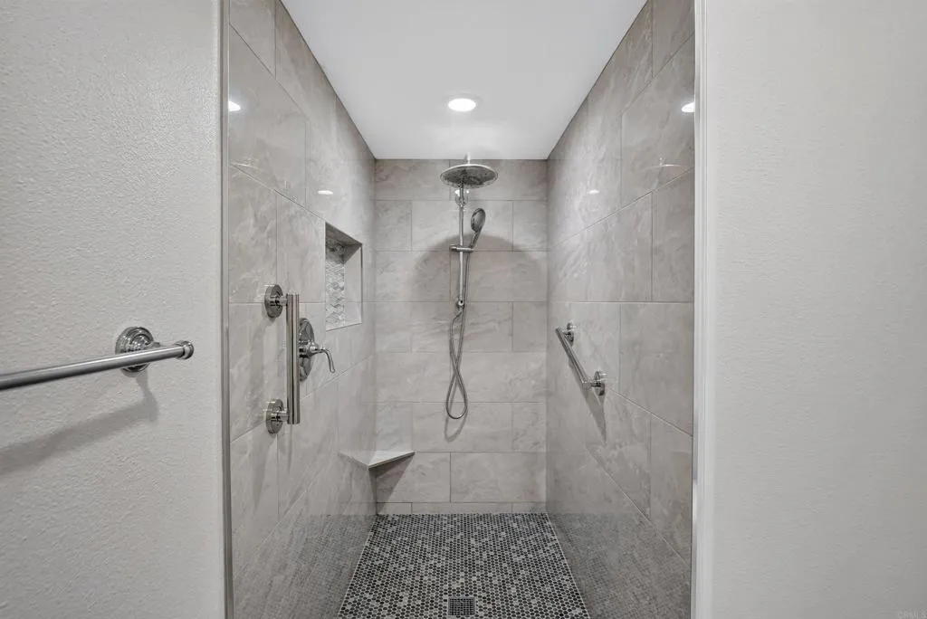 https://cdn.realtyfeed.com/cdn/127/307062647/dff05db35d6b3faaf3a4bdb4720b7486.webp