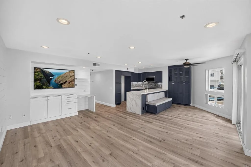 https://cdn.realtyfeed.com/cdn/127/307062647/f5b5eb51b9f92a071a281830480cd1e1.webp