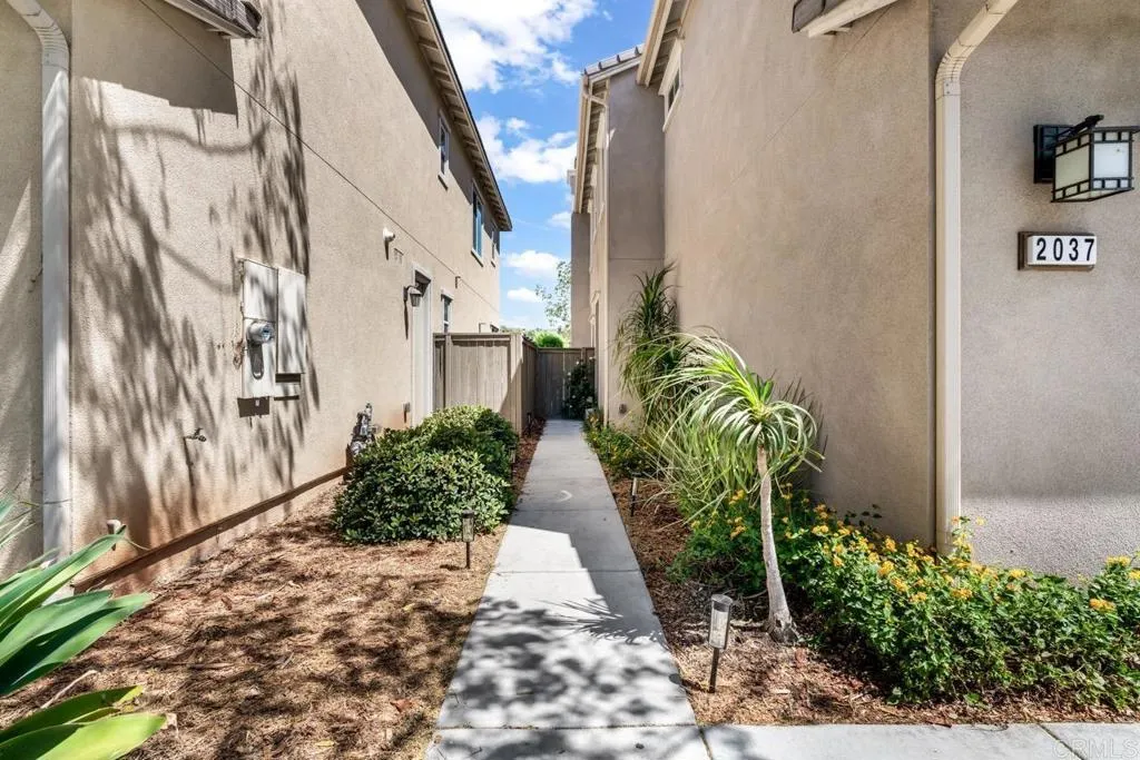 2037 White Alder Lane, Vista, CA 92084 - Photo 4 of 51, Vista, CA