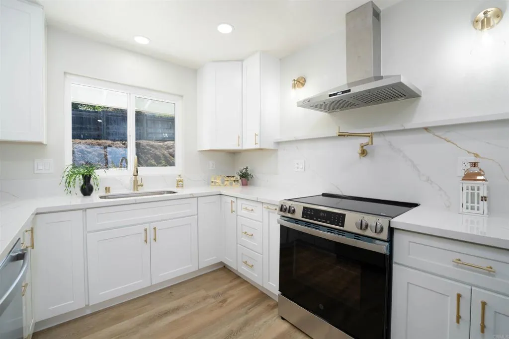 https://cdn.realtyfeed.com/cdn/127/307062705/ee3a7b1810093f28ec04648001f3829d.webp