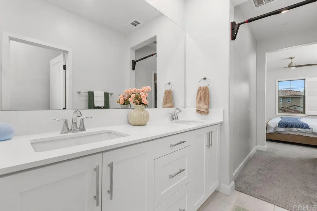 https://cdn.realtyfeed.com/cdn/127/307062707/3c7bf762f2504d79ed1984ff75b5a28c.webp