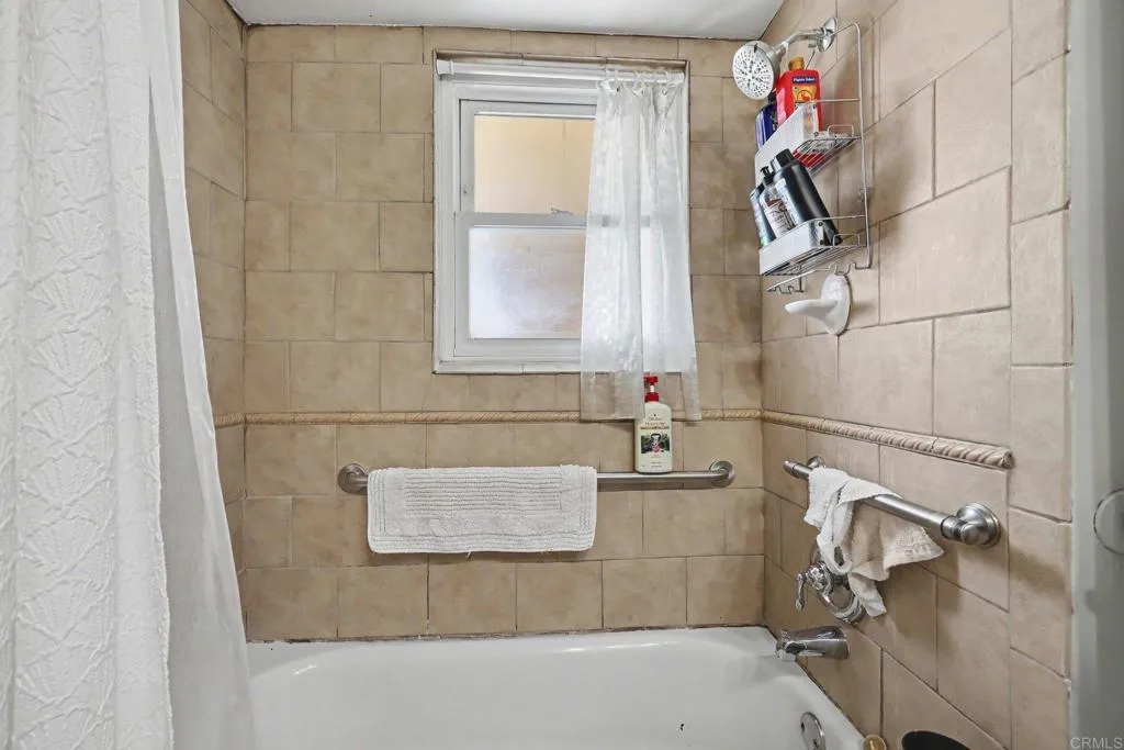 https://cdn.realtyfeed.com/cdn/127/307062716/6564b837e3c3429a6c0207c617287d87.webp