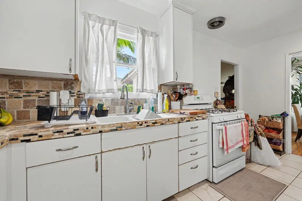 https://cdn.realtyfeed.com/cdn/127/307062716/8eef0ccb37ee7f378368d92287f906ac.webp