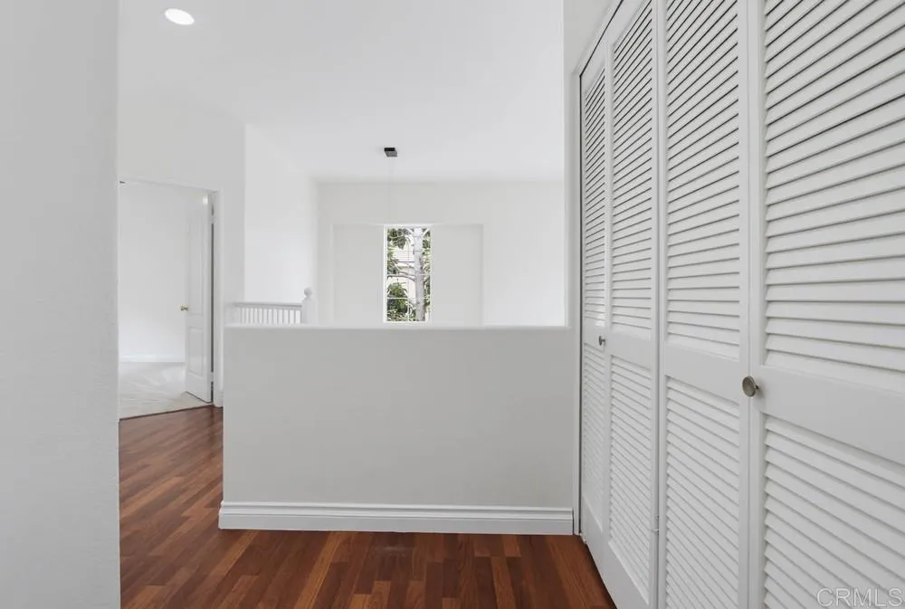 https://cdn.realtyfeed.com/cdn/127/307062750/19aadc157e2abee1b74eed196f592d56.webp