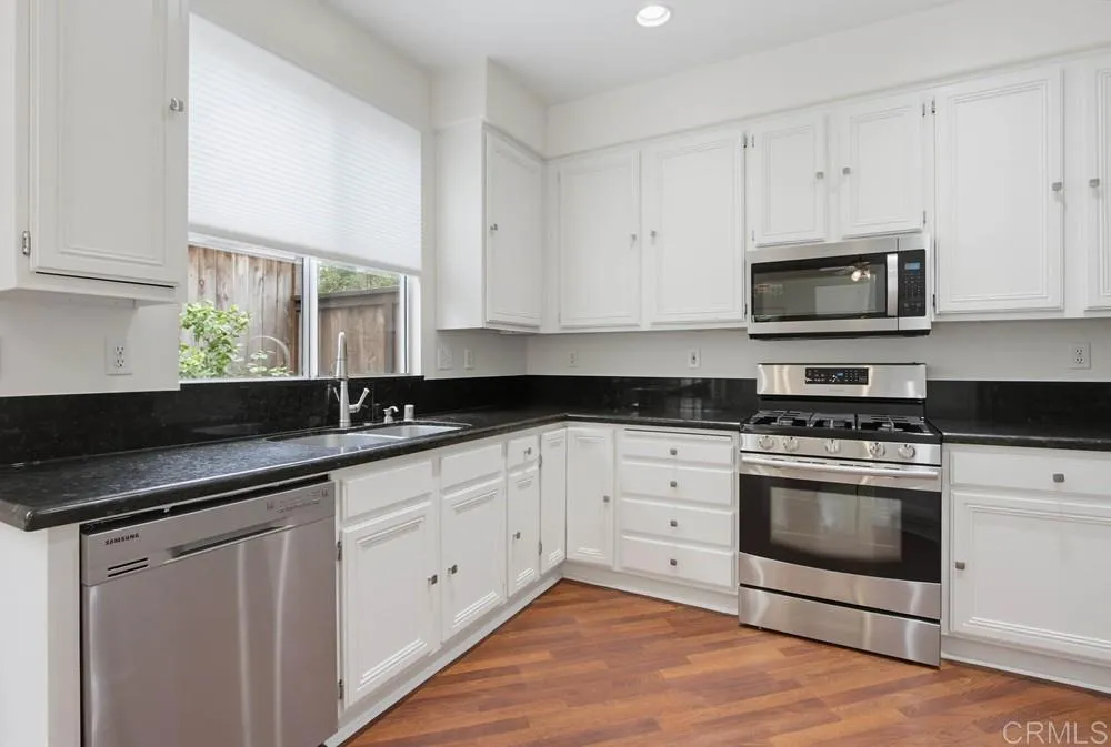 https://cdn.realtyfeed.com/cdn/127/307062750/fef9c1580d5df054195484c31c4ab810.webp