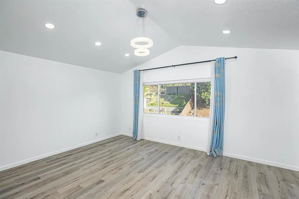 https://cdn.realtyfeed.com/cdn/127/307062758/0400db017d64567c4481d81095bc19c4.webp