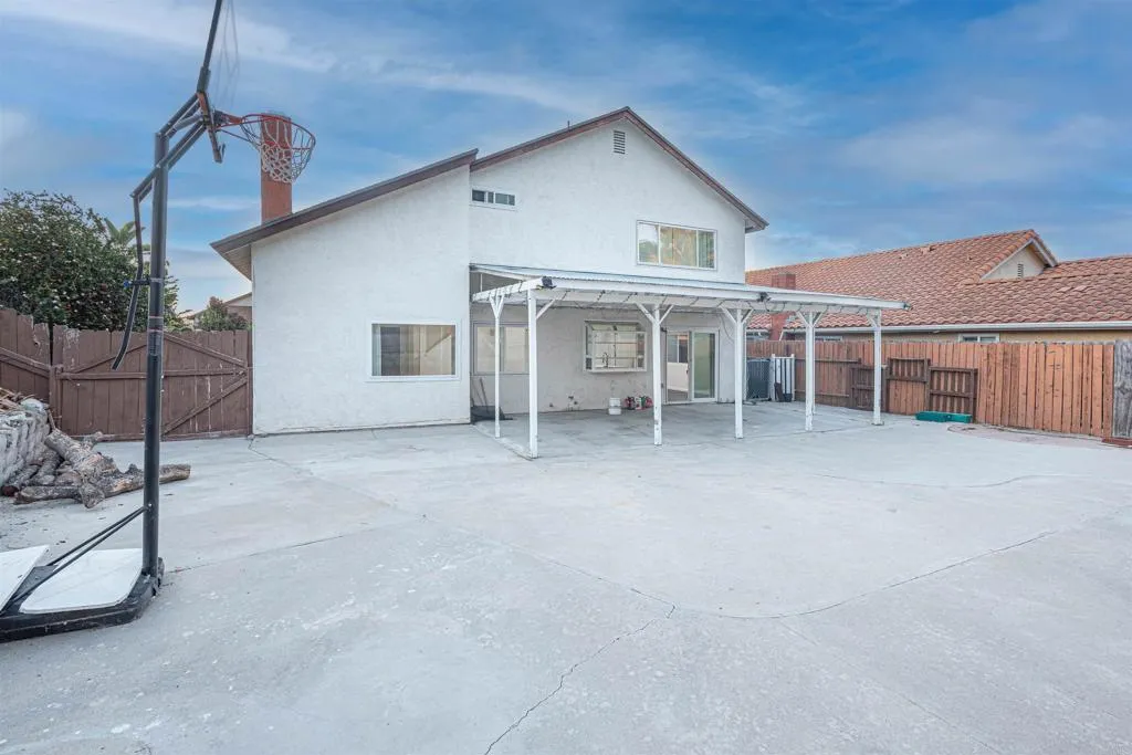 https://cdn.realtyfeed.com/cdn/127/307062758/19b38f1206bc04ecdd974304ac6cb387.webp