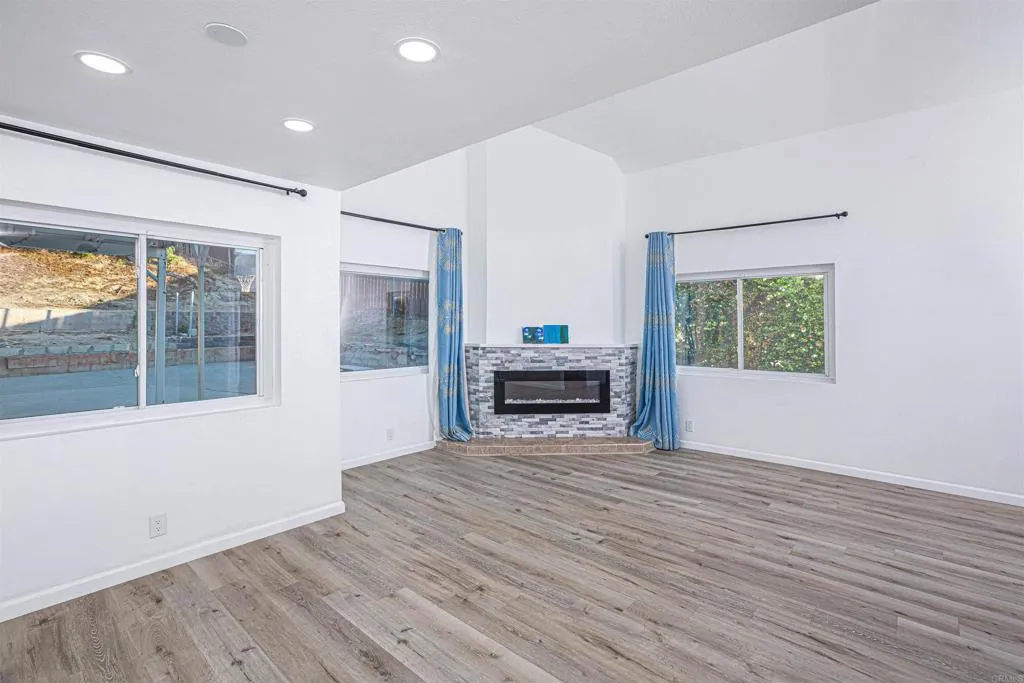 https://cdn.realtyfeed.com/cdn/127/307062758/93b47022119084fb866413ba26d69f05.webp