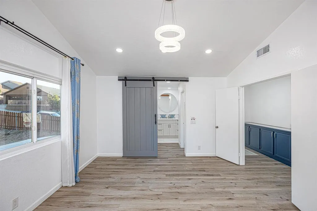 https://cdn.realtyfeed.com/cdn/127/307062758/c8ef2645a77aeb1d782ce8c534149e3d.webp