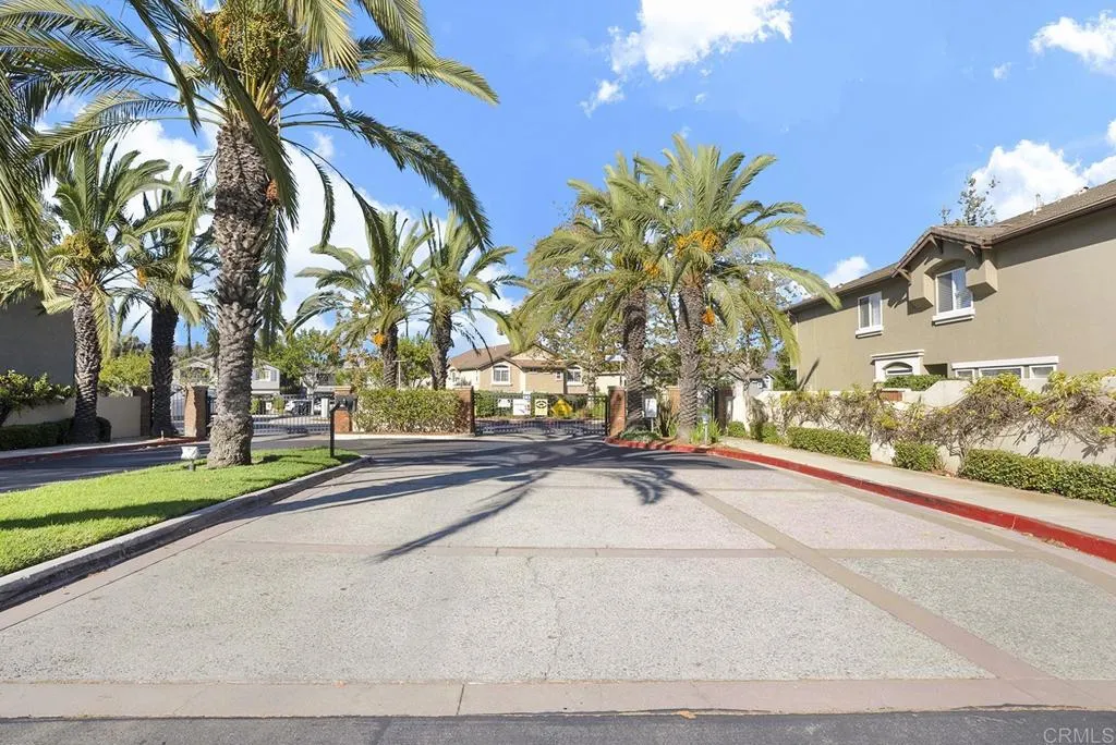 https://cdn.realtyfeed.com/cdn/127/307062797/e6c4f48bcf81c042381bcff584a701f8.webp