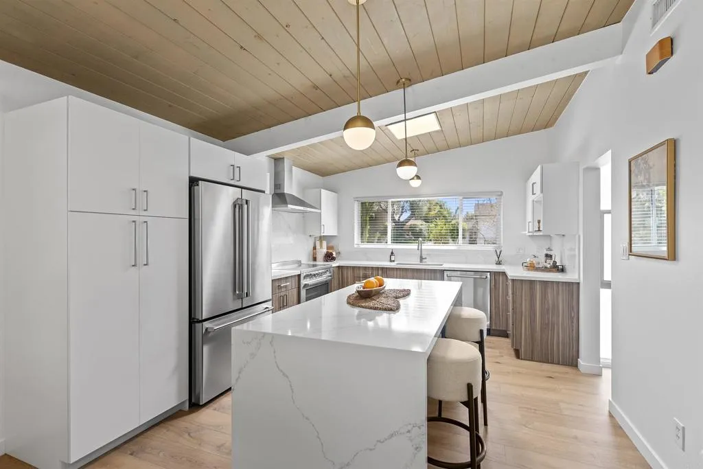 https://cdn.realtyfeed.com/cdn/127/307062854/3a6bf6009a4f34e2389891b0033cae0a.webp