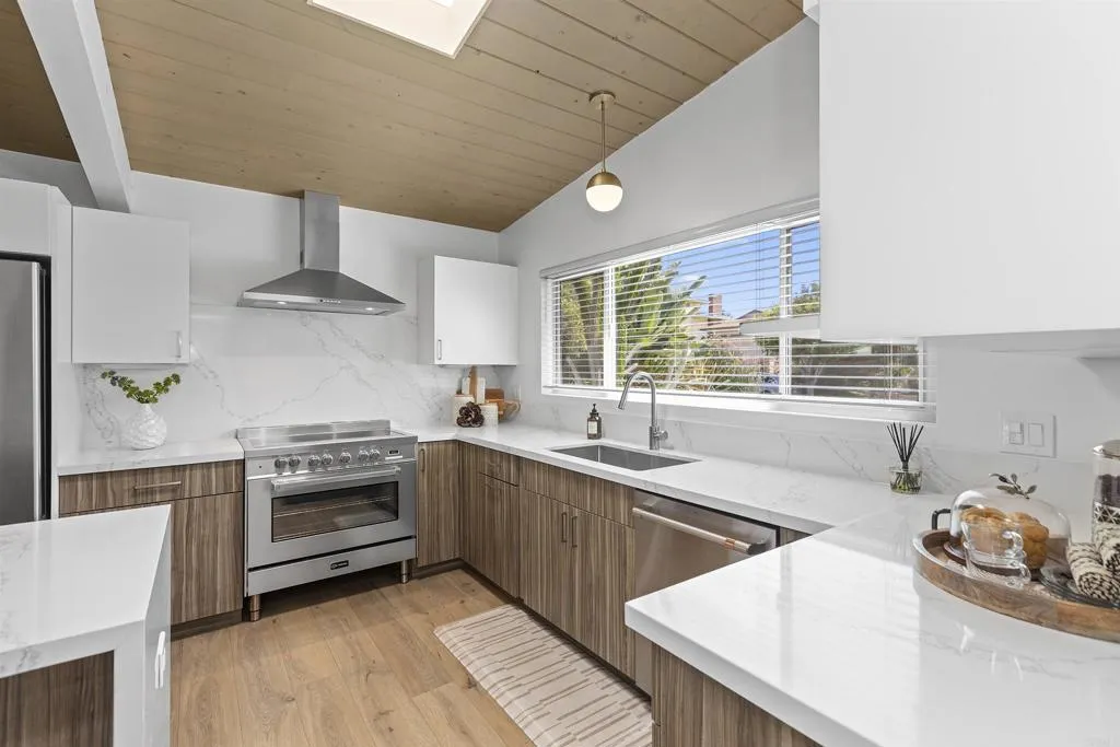 https://cdn.realtyfeed.com/cdn/127/307062854/7194f0e61f4803d644b8254eae275e09.webp
