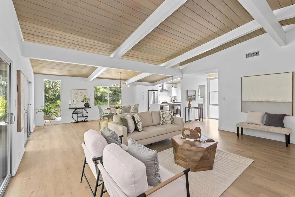 https://cdn.realtyfeed.com/cdn/127/307062854/859b2da1cb71c5e5186a7e176868b538.webp