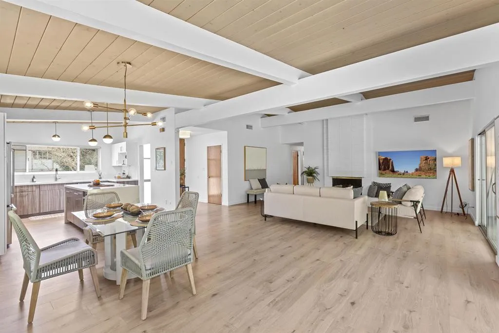 https://cdn.realtyfeed.com/cdn/127/307062854/fd2f79440c75e1601e81b44e7e2533ce.webp