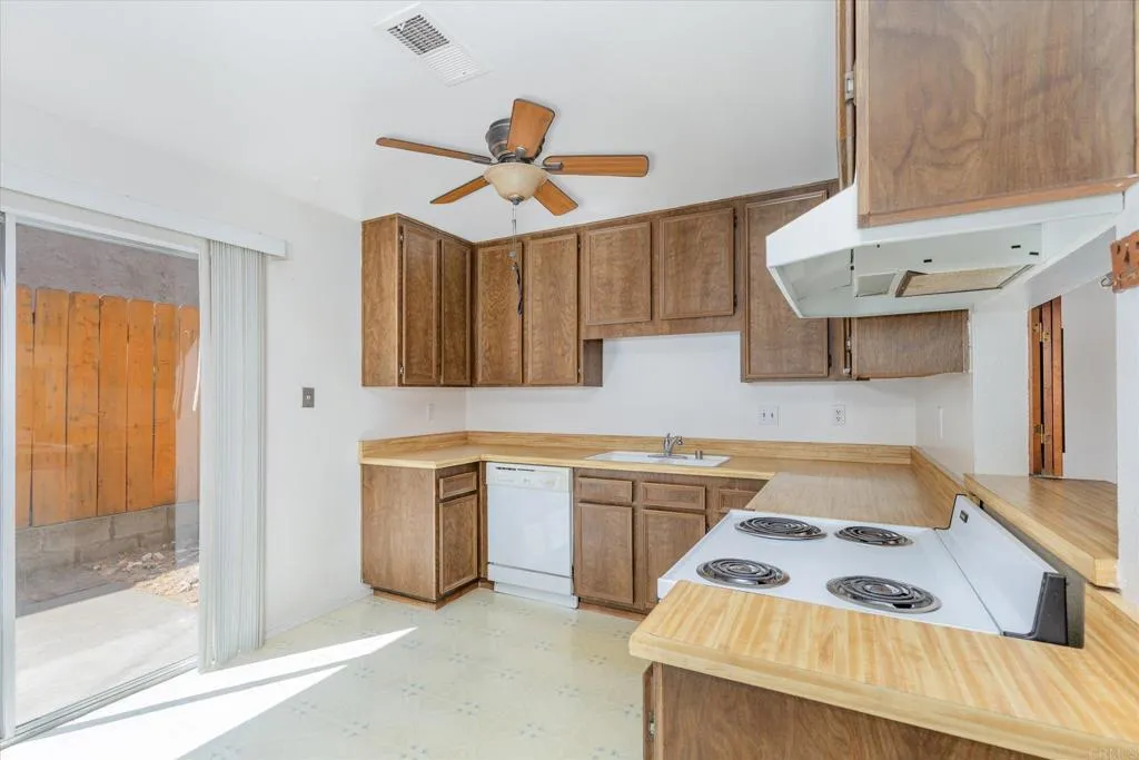 https://cdn.realtyfeed.com/cdn/127/307062870/78ede9605331e029a91f183349af5725.webp