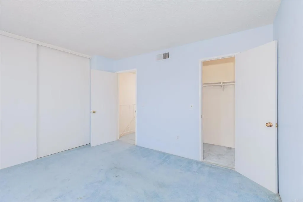 https://cdn.realtyfeed.com/cdn/127/307062870/e64e7ce6c1064b664fdfdf45ed79d10a.webp