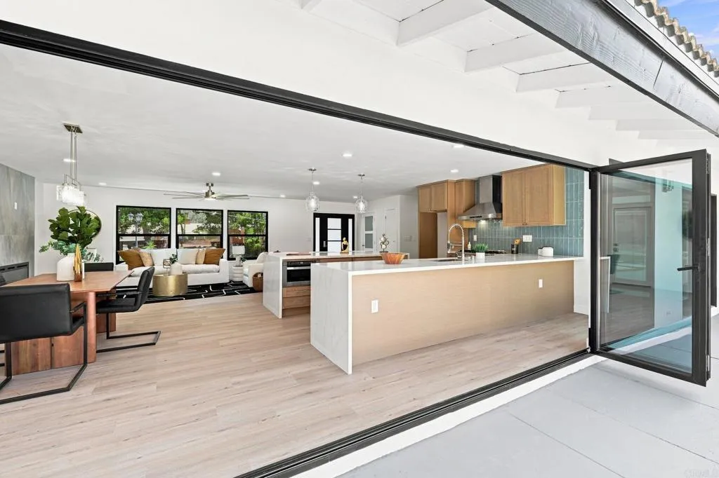 https://cdn.realtyfeed.com/cdn/127/307062874/2f02643ca728787f1a16e0524c839459.webp