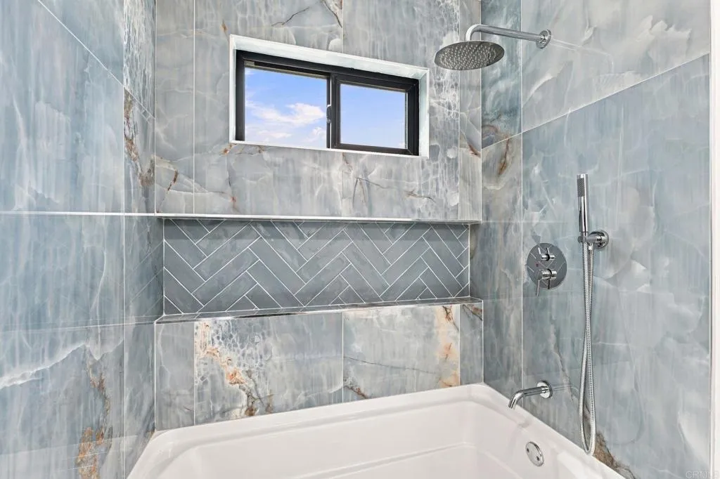 https://cdn.realtyfeed.com/cdn/127/307062874/713cc453cdb5335d14d866962bd0ad8a.webp