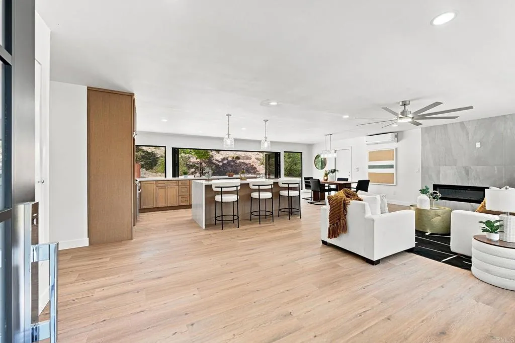 https://cdn.realtyfeed.com/cdn/127/307062874/9c19706d9b177511017f1dca46bcd1ff.webp