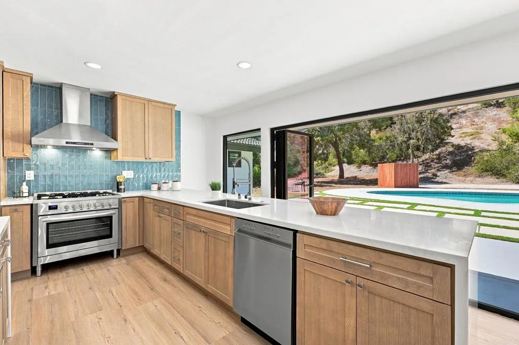https://cdn.realtyfeed.com/cdn/127/307062874/9d96a009e7e553e400866768765522dc.webp