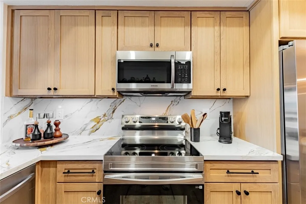 https://cdn.realtyfeed.com/cdn/127/307062961/8abd29a64c1e653df24cfa275eba2b56.webp
