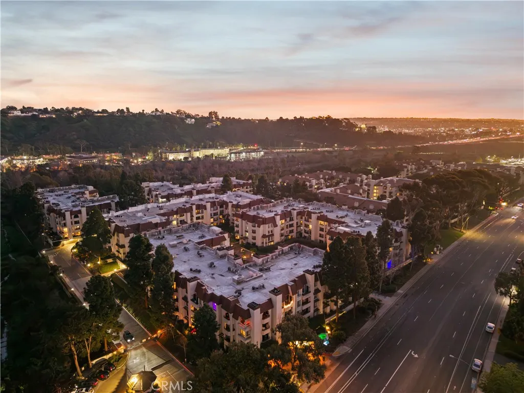https://cdn.realtyfeed.com/cdn/127/307062961/c76a54cdf7896393feb2f20a3dfcd63f.webp