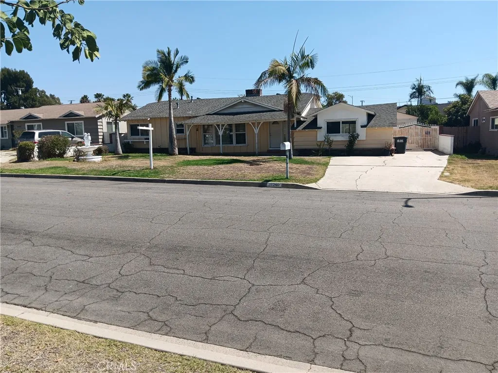 La Puente, CA 91744