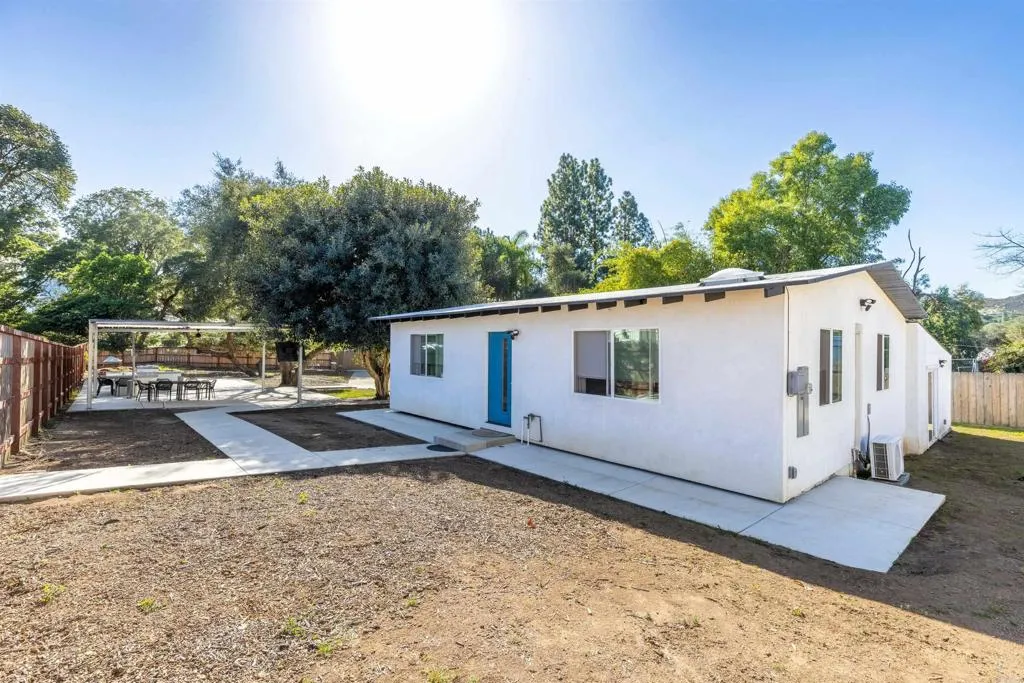 https://cdn.realtyfeed.com/cdn/127/307063090/77be504215bfd9acc2d50bcbb19c7c37.webp