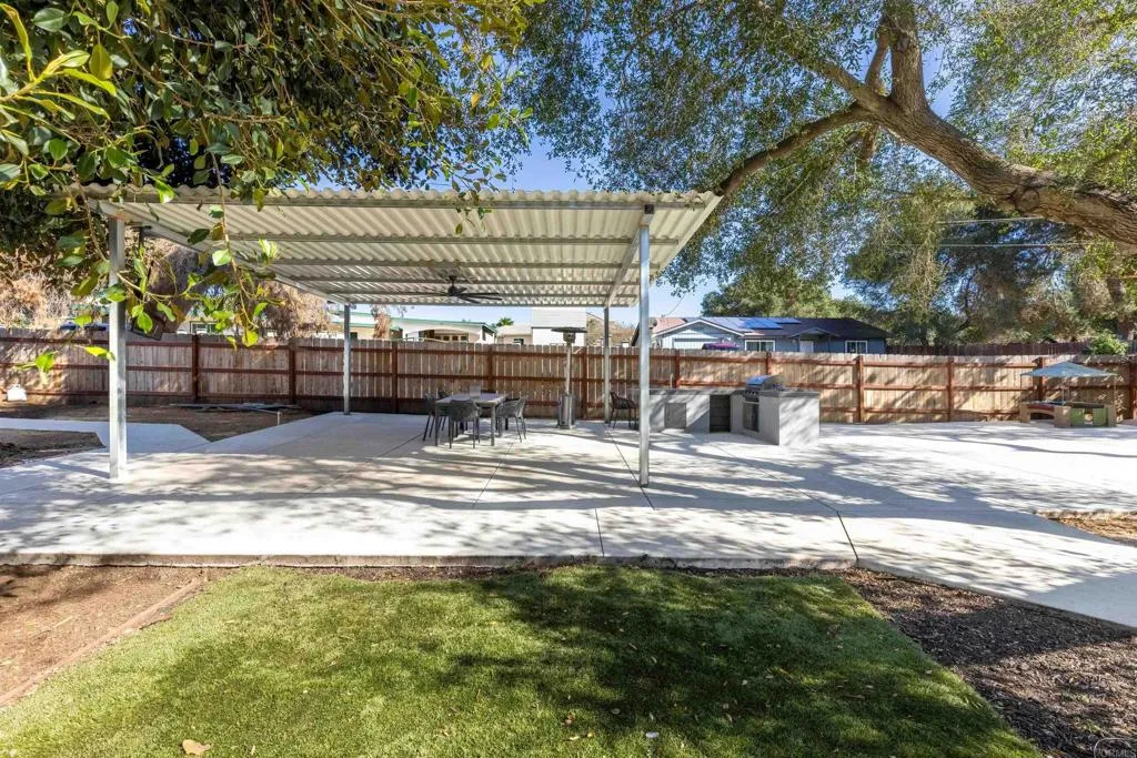 https://cdn.realtyfeed.com/cdn/127/307063090/e2fff9047989c1db88f46b59950357c6.webp