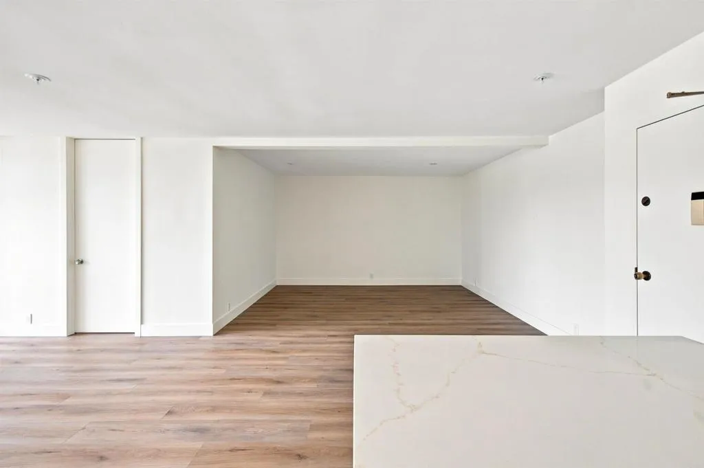 https://cdn.realtyfeed.com/cdn/127/307063153/55cc08cfc94de989db0dcbe43758d769.webp