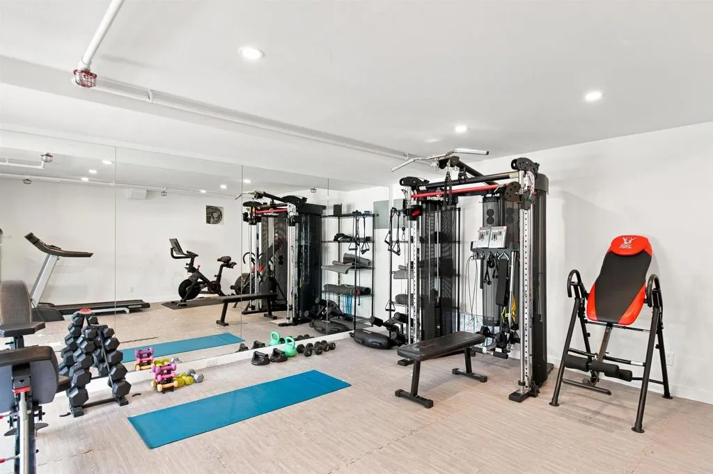 https://cdn.realtyfeed.com/cdn/127/307063153/752dc5f4ef5554827923e51d40c9d84d.webp