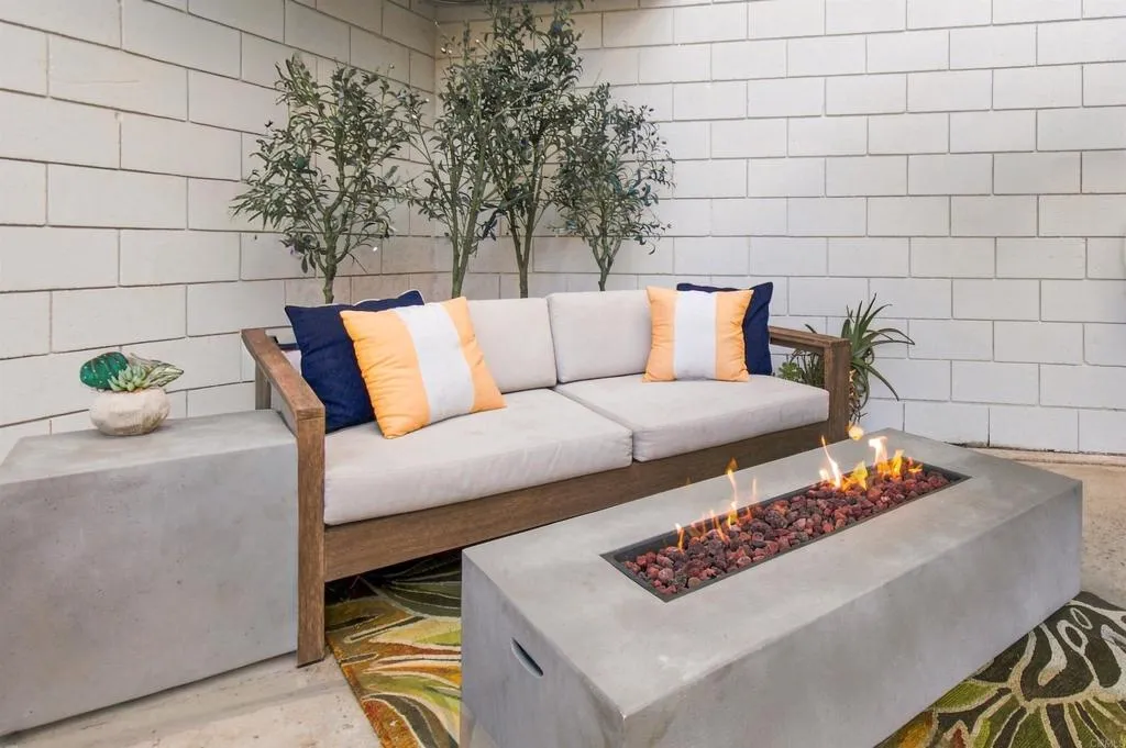 https://cdn.realtyfeed.com/cdn/127/307063153/83b25e42edf0bb3805cd97fb8da509e7.webp