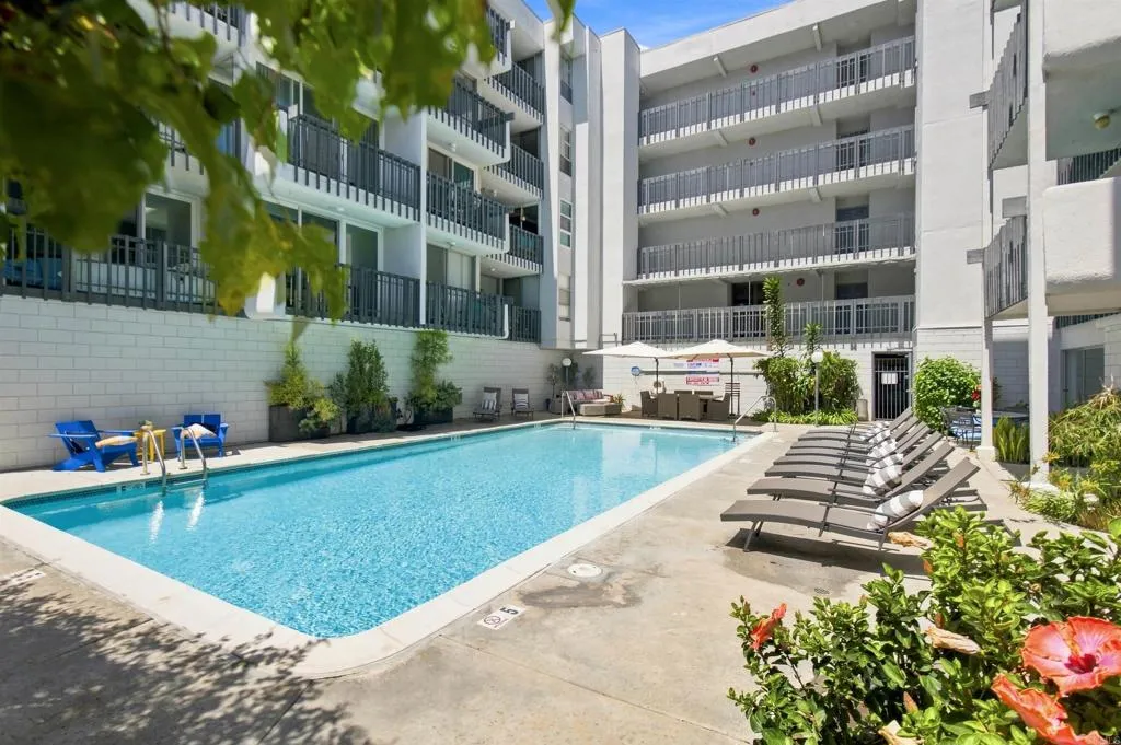 https://cdn.realtyfeed.com/cdn/127/307063153/934cdfe47c3af261a9ce1ed658a18b75.webp