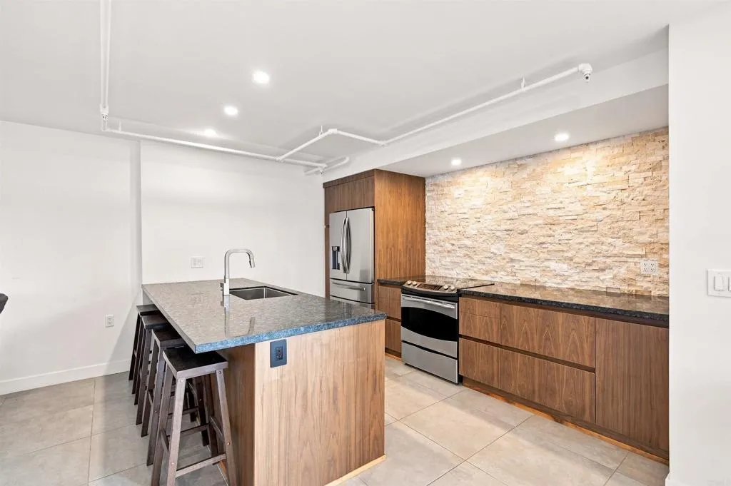 https://cdn.realtyfeed.com/cdn/127/307063153/b472228927f1e6dc379c1786aceeda19.webp