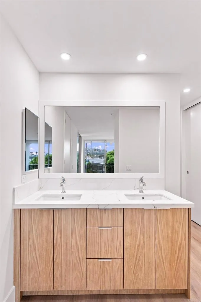 https://cdn.realtyfeed.com/cdn/127/307063153/e2ca28070728a70e1b90a94dc2b8c181.webp