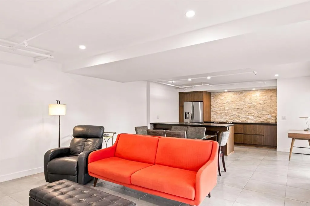 https://cdn.realtyfeed.com/cdn/127/307063153/ef8e07fa5b2938a98fb0f594736210cb.webp