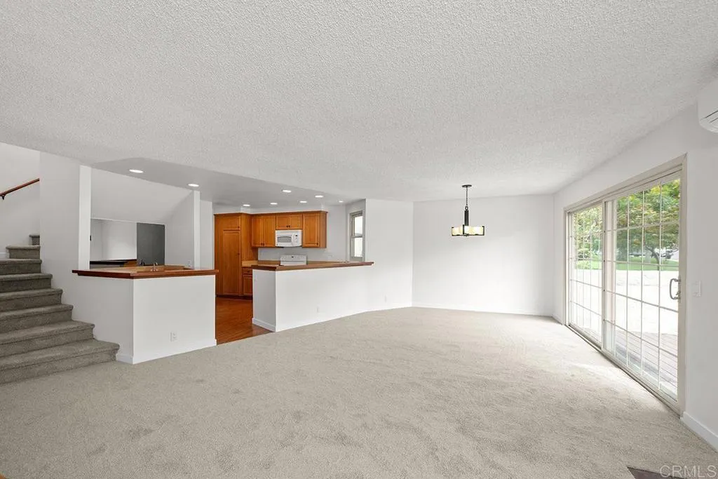 https://cdn.realtyfeed.com/cdn/127/307063155/3ebdd56e3621ab0cb3ecaebb0c2d55bc.webp