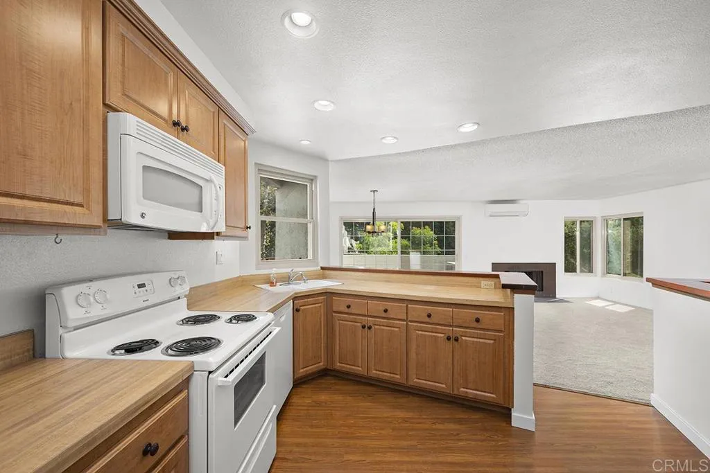 https://cdn.realtyfeed.com/cdn/127/307063155/900e1a2b12fc1d784b63af779eb07a14.webp