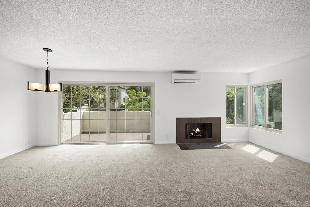 https://cdn.realtyfeed.com/cdn/127/307063155/cf3c3b51f3699dd66f5b5c625c34eaac.webp